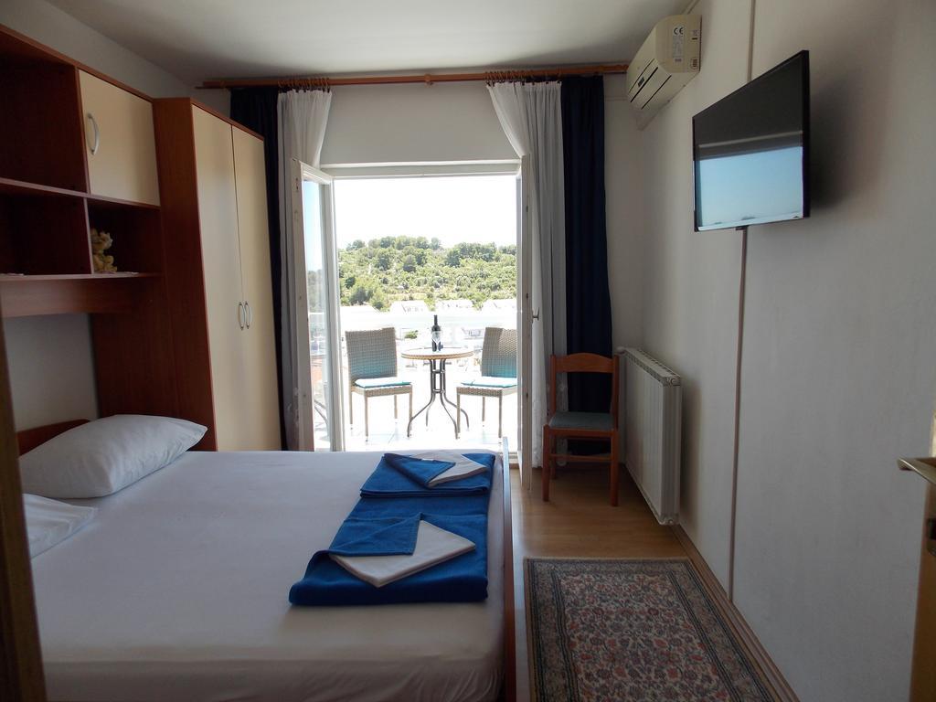 Apartments And Rooms Jasna Hvar Town Exterior photo