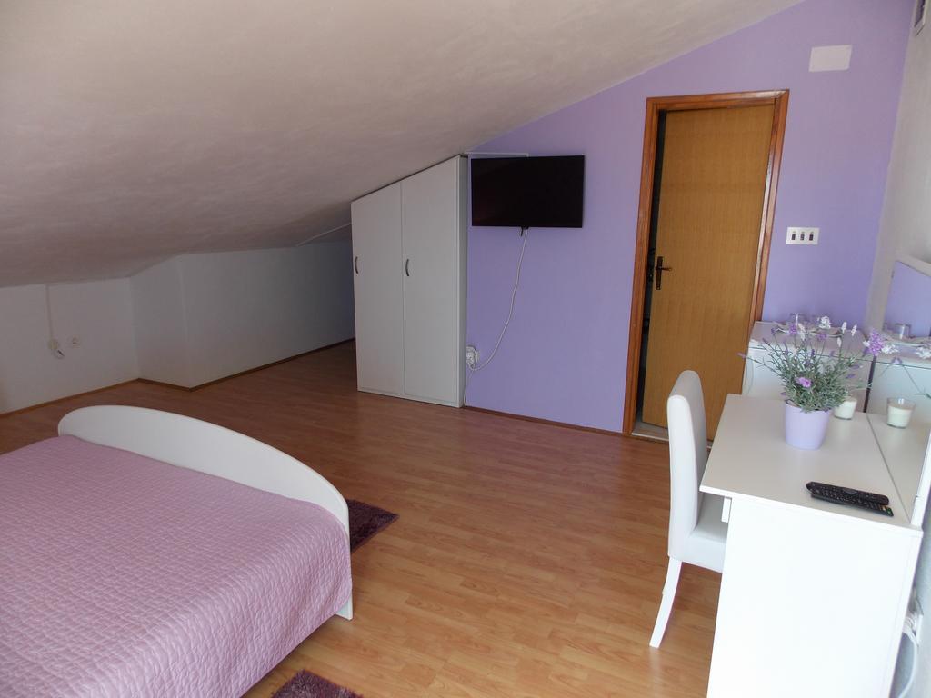 Apartments And Rooms Jasna Hvar Town Exterior photo