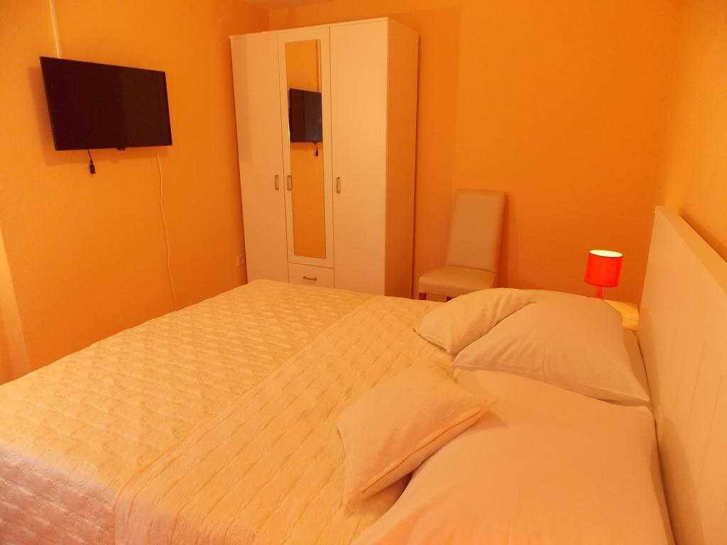 Apartments And Rooms Jasna Hvar Town Exterior photo